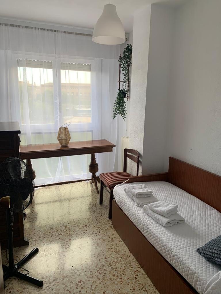 Apartamento Con Vistas Al Pilar Con Aparcamiento Privado Zaragoza Exterior photo