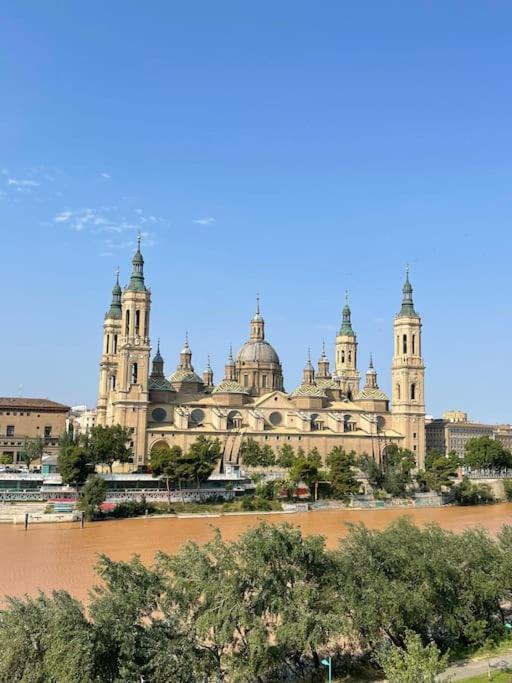 Apartamento Con Vistas Al Pilar Con Aparcamiento Privado Zaragoza Exterior photo